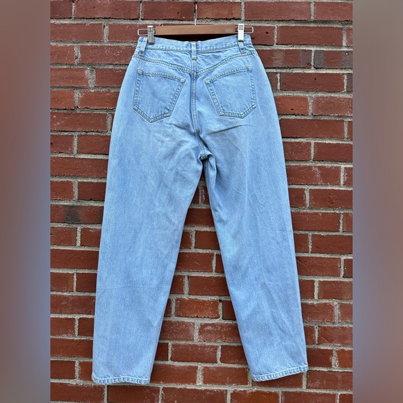 Vintage Lizwear by Liz Claiborne embroidered jeans. Size 10P. - Picture 2 of 5